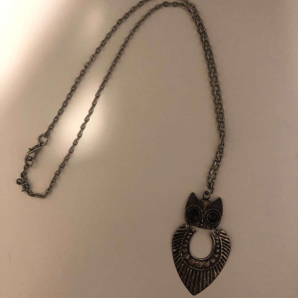 Necklace with owl pennant